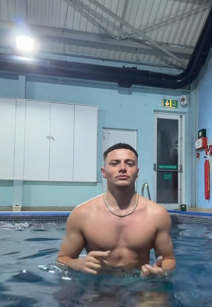 MasterRyan202's tweet image. Christmas isn’t about what you get.
It’s about knowing your money looks better in my hands send it. 🎄💷

PayPal Ryansnellings995@gmail.com
throne.com/mastercashgod

#cashmaster #cashslave #paypig #feet #malefeet #dirtysocks #findom