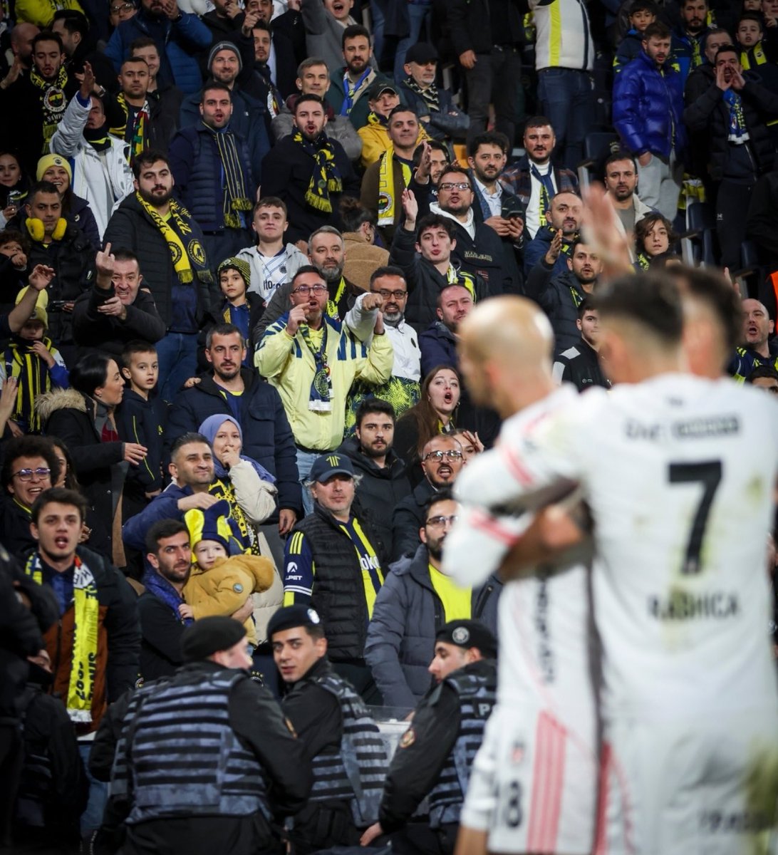 Kadıköy’de tekti alayına yetti. Vaclav Cerny.