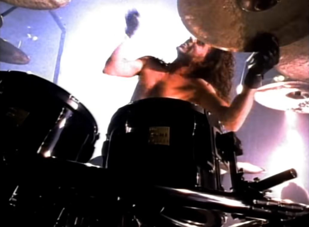 kinpatsukenshi's tweet image. Dave Mustaine invented the military aesthetics edit.