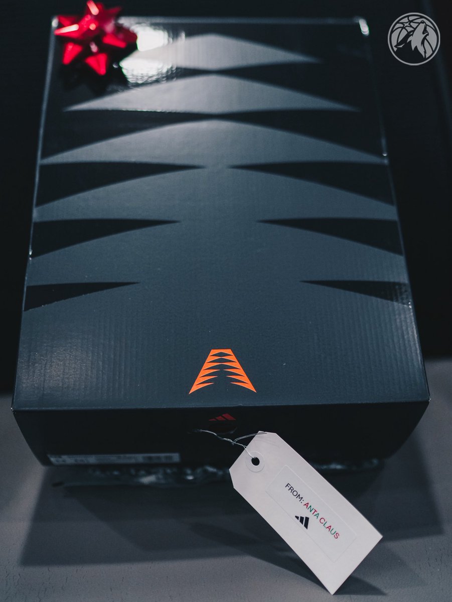 Timberwolves's tweet image. Anta Claus came early and gifted the squad a pair of ‘Christmas’ AE 2’s. 👀