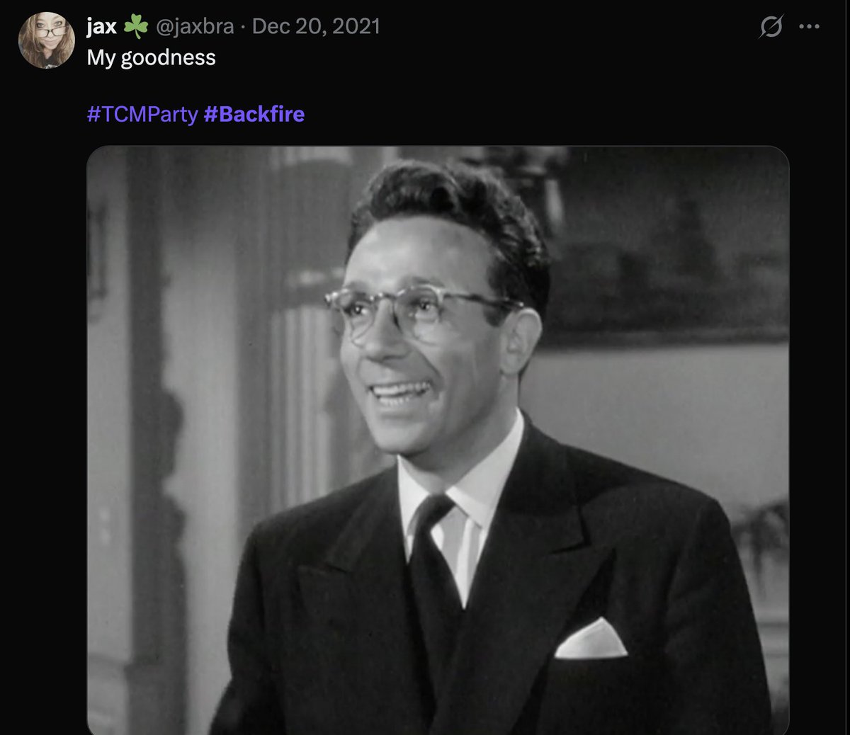 jaxbra's tweet image. it always makes me laugh (and this is at least the third time I've tweeted this) where I go searching to see if I'd seen this or not and the one and only tweet using the movie title is totally on brand for me 😂😂
#TCMParty #Backfire