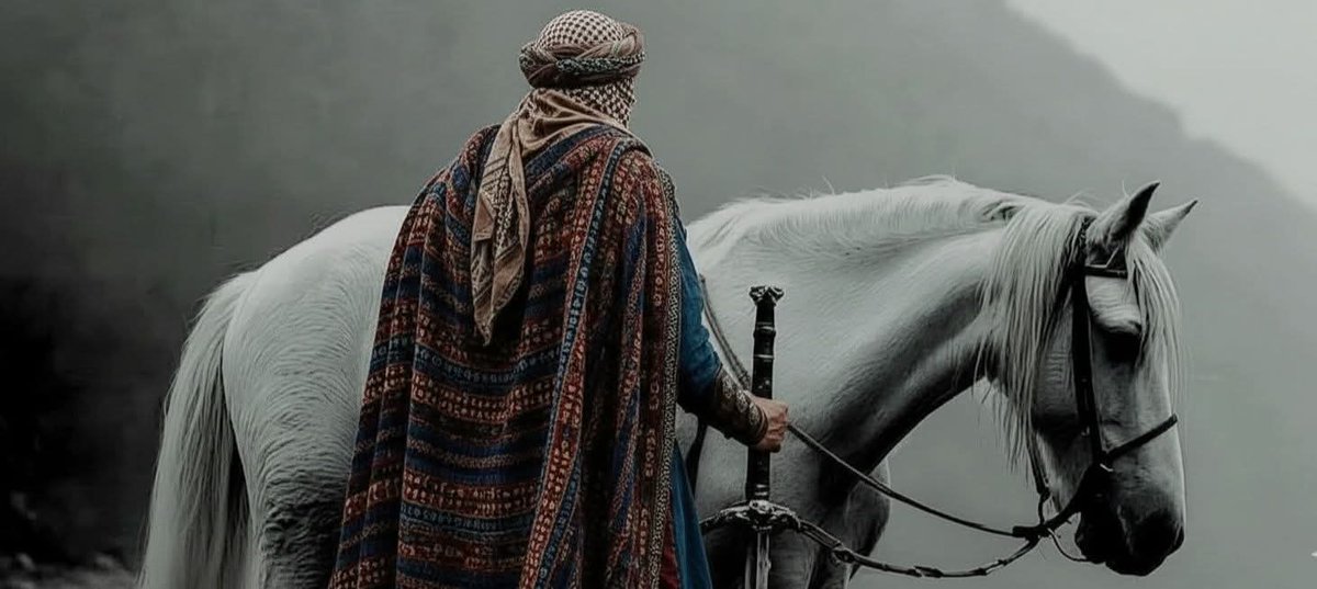 "لستُ ذَليلاََ كَي أعزَّ بقربِهِم
أنا عَزيزٌ .. لا يُذلُّ جِوَاري ".