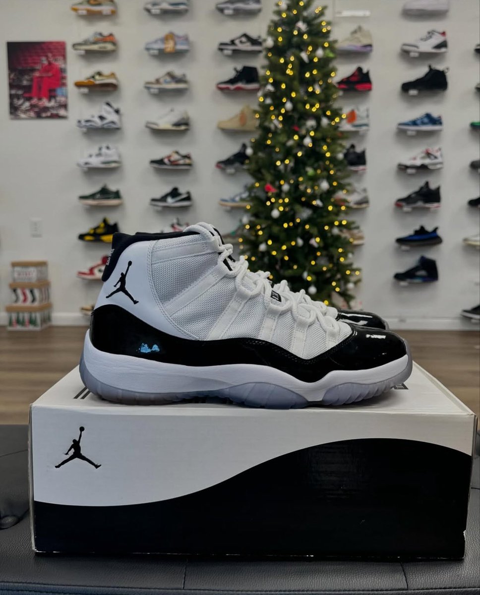 TheOXGod's tweet image. 14 years ago today, The Air Jordan 11 Retro “Concord” was released retailing for $175

Do you remember when these dropped? 🤔