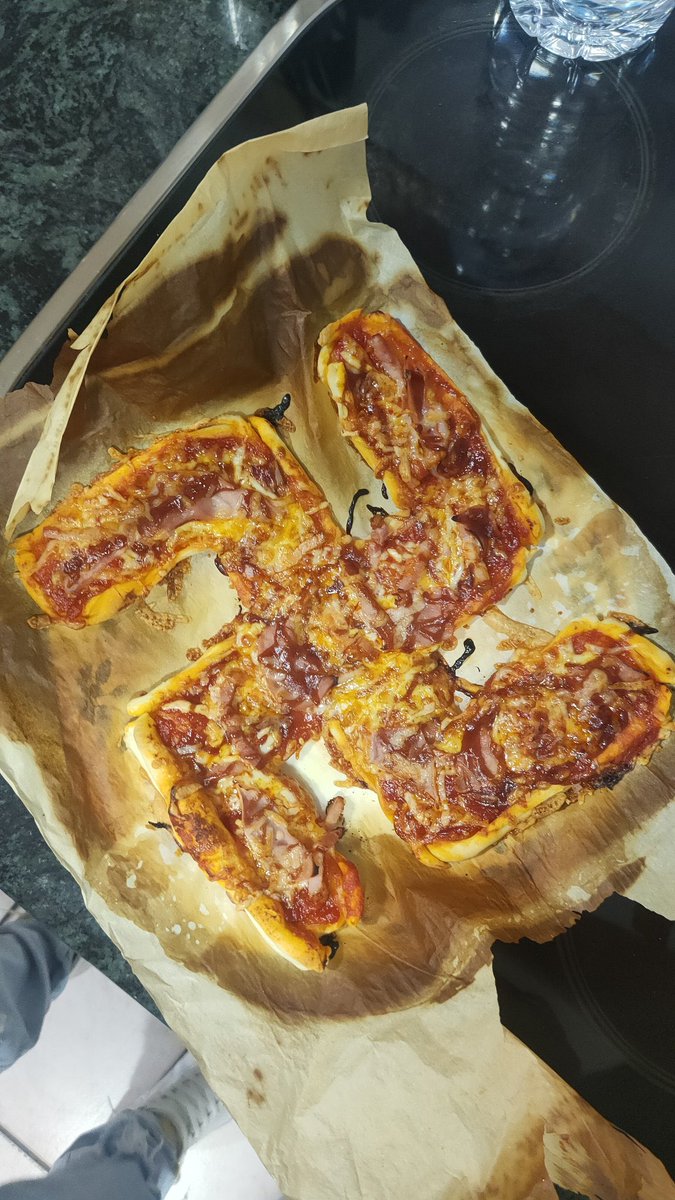 ghttoyout's tweet image. my brother (13) made this ?