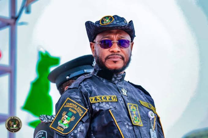 MSIngawa's tweet image. Katsina, Kano, Zamfara and Sokoto States of the North West have all adopted the community-based security approach by establishing a a community-driven security outfits. 

All trained and equipped to provide emergency security services and local intelligence for their communities.…