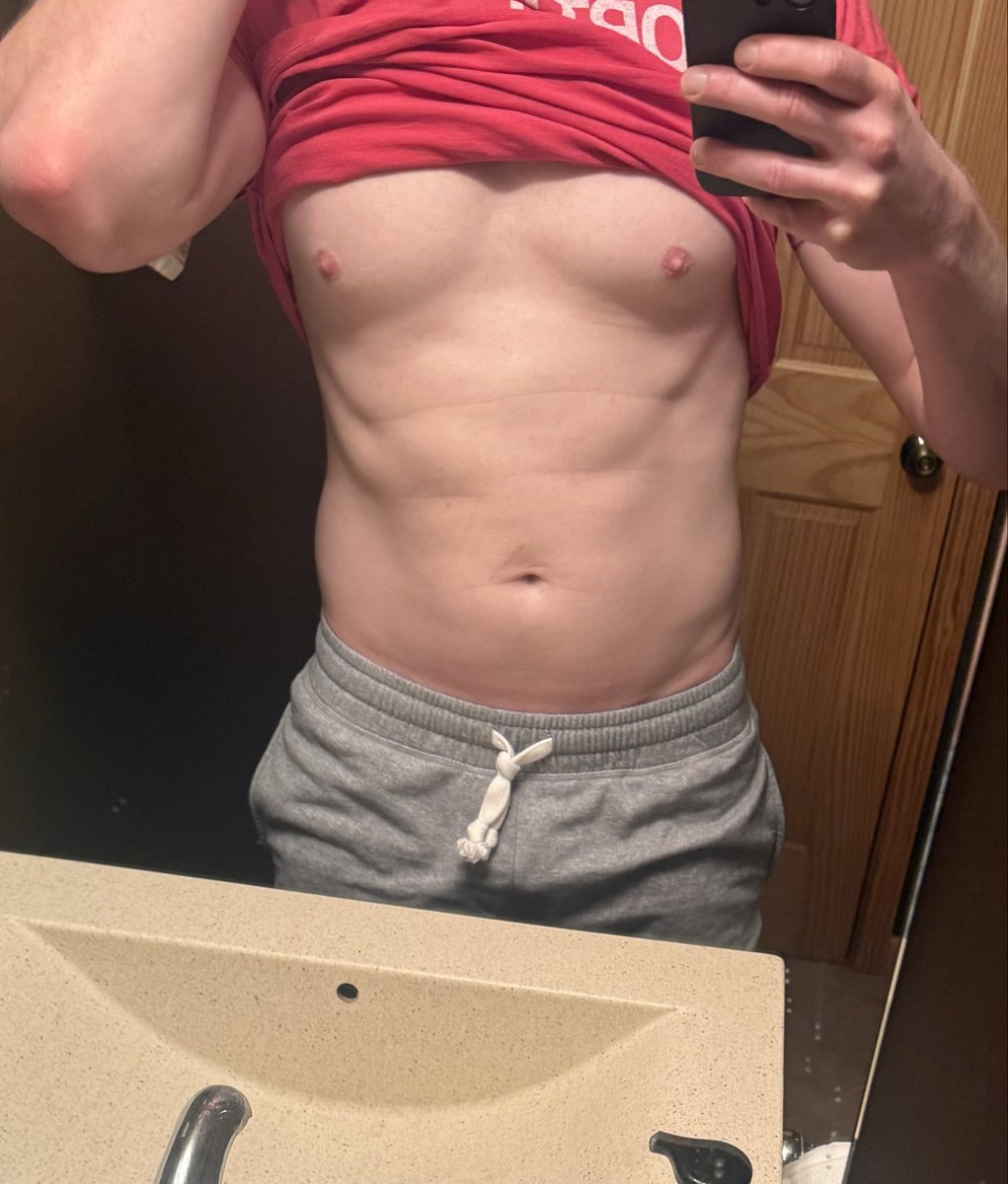 Dolph's Parlor tweet media