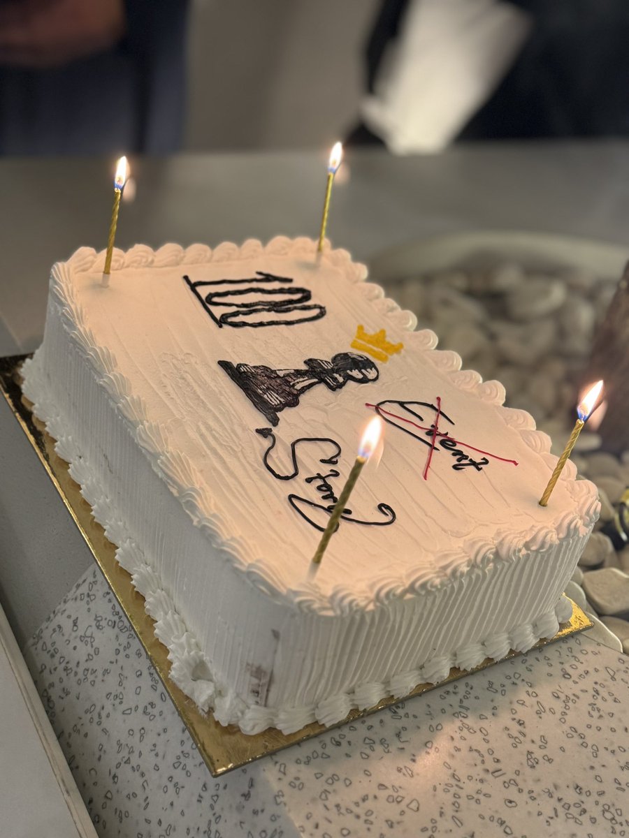 من قلب بون تيكس 🤍

اليوم يوم مميز، وصلنا لـ 100 فعالية! متخيلين؟ 100 فعالية 🥳

فعلًا ماكانت مجرد فعالية، كل فعالية كان خلفها قصة🤍
من يوم بدينا، كنا نردد دائمًا: نبغى ننشر اللعبة، ونبغى نساهم في خلق مجتمع شطرنج يحب اللعبة ونكبر سوا.
بعد مرور سنتين، وصلنا لـ 100 فعالية، ما بين