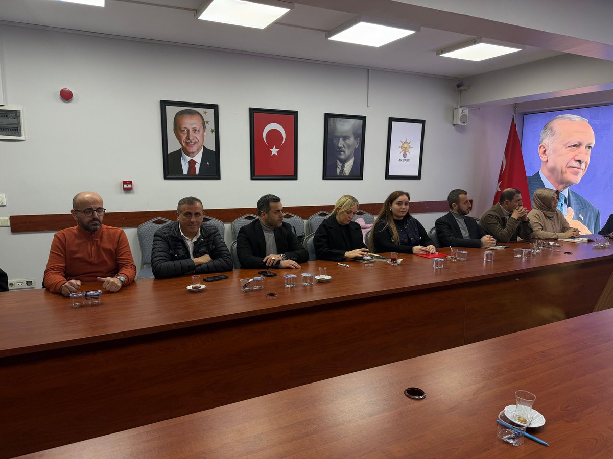 İlçe Yönetim Kurulu toplantımızı, İlçe Başkanımız Emrullah Erkuş başkanlığında; İl Yönetim Kurulu Üyemiz Dursun Tirki’nin katılımlarıyla gerçekleştirdik.