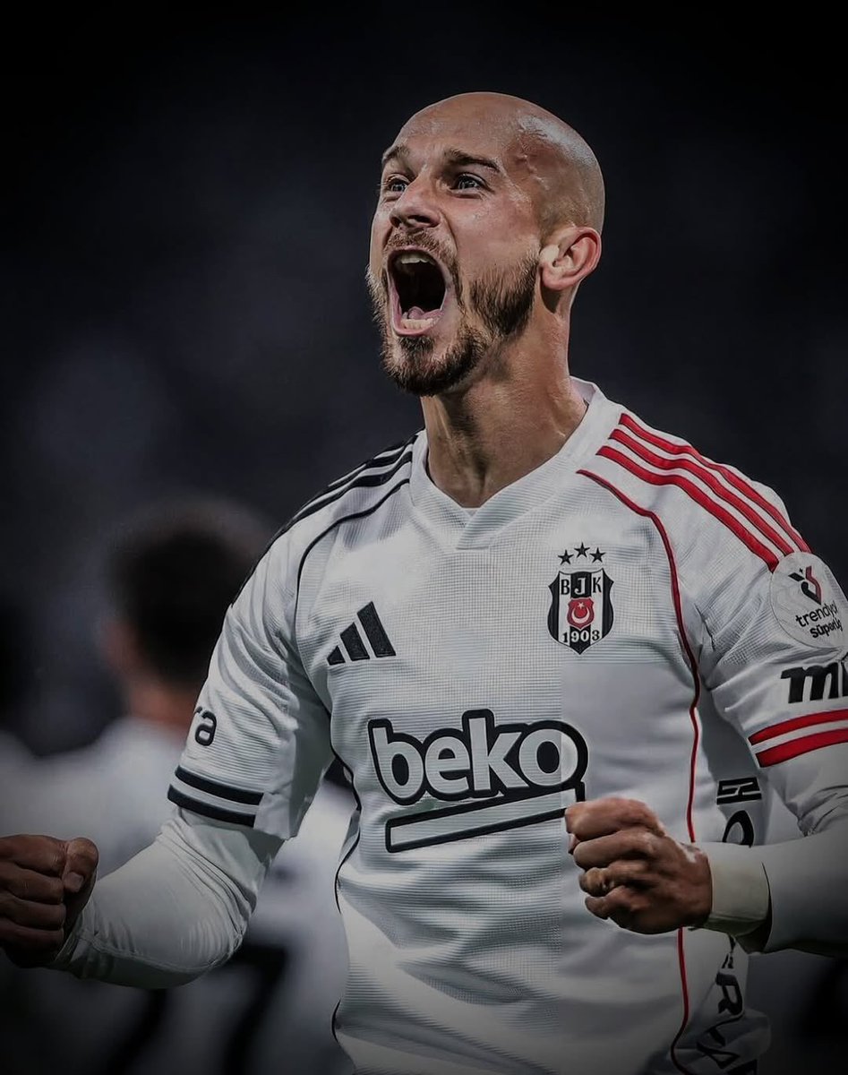 Namağlup takım yoktur, Beşiktaş ile oynamayan takım vardır 😎🦅

Tebrikler Beşiktaş’ım 🦅🦅🦅

 #FBvBJK
<a href="/Besiktas/">Beşiktaş JK</a>