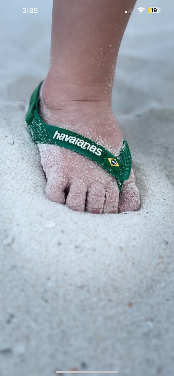 annalc7's tweet photo. @donairene13 Essa polêmica toda atoa, olha que pé fofinho do meu filho https://t.co/koFRMOo0rQ