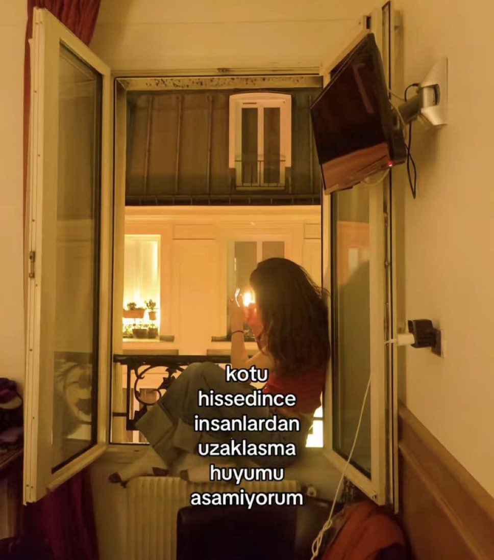 Esila (@yorgunbabyy) on Twitter photo 