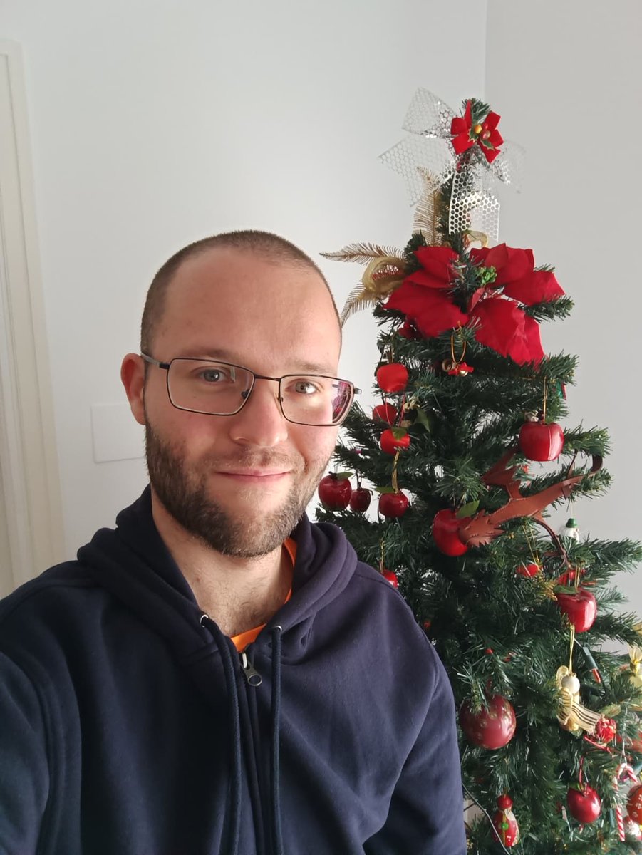 Feliz Navidad 🎄🎊 a todo el mundo. Espero que en los días que se avecinan podáis disfrutar ❤️ Punto para el que encuentre el detalle friki del árbol 🌳

Merry Christmas 🎁 ❤️

#feliznavidad #merrychristmas #christmas #christmastree #felicesfiestas