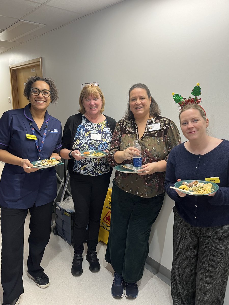 MitraB95's tweet photo. Getting in to festive mood @KingsMaternity @KingsCollegeNHS with few of our brilliant staff Women’s Health #joyatwork #Wellbeing #outandabout https://t.co/nJuLxNdwNm