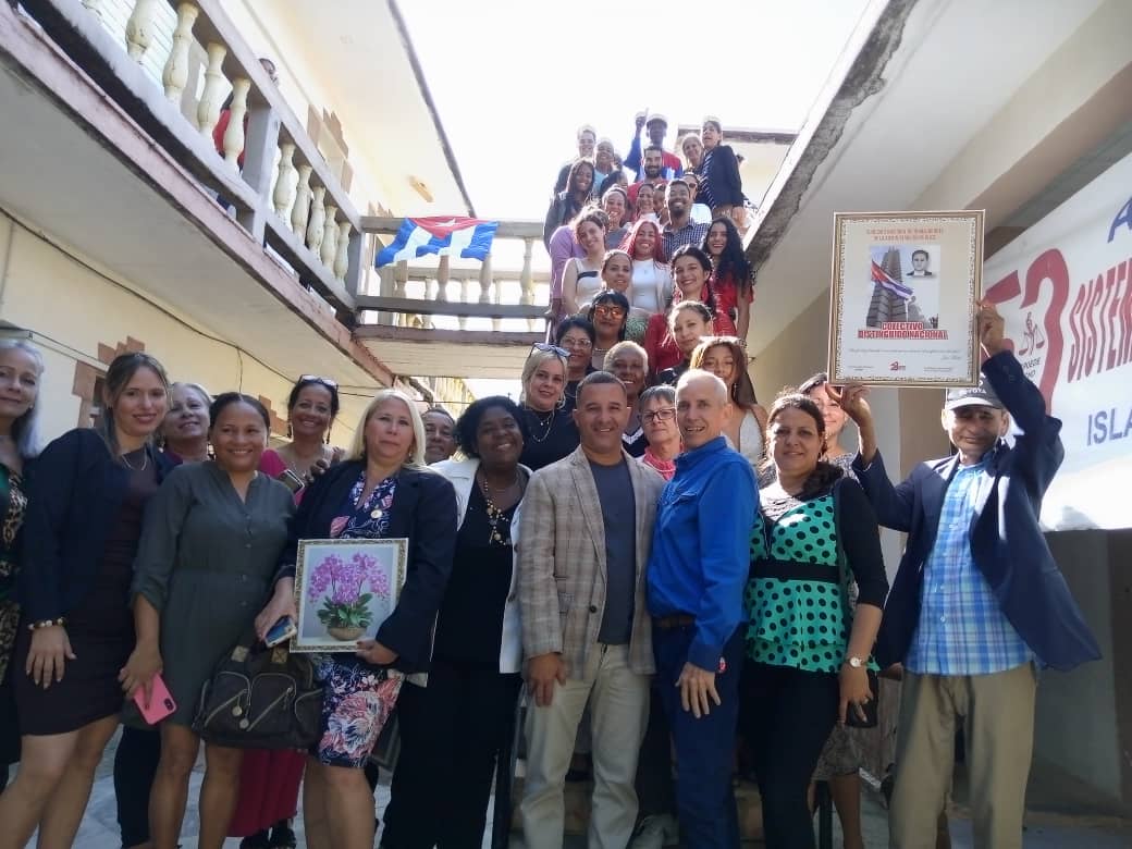 Celebran los trabajadores del Tribunal Municipal, el 52 aniversario de su creación, se reconocen a los más destacados, y se establece el compromiso para alcanzar resultados superiores en el 2026. Muchas Felicidades #IslaDeLaJuventud #SentirPinero #100AñosConFidel