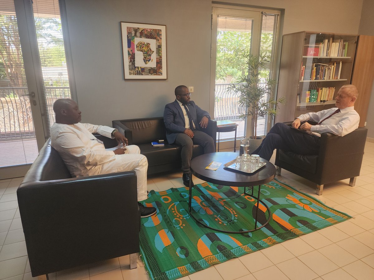 FAOBurkinaFaso's tweet image. #Coopération / Le représentant de @FAOBurkinaFaso a rendu une visite de courtoisie à son S.E.M. l’Ambassadeur d’#Allemagne.
Des discussions prometteuses en vue de collaborations fructueuses sur des projets de développement au Burkina Faso.
@FAOWestAfrica 
@onubf