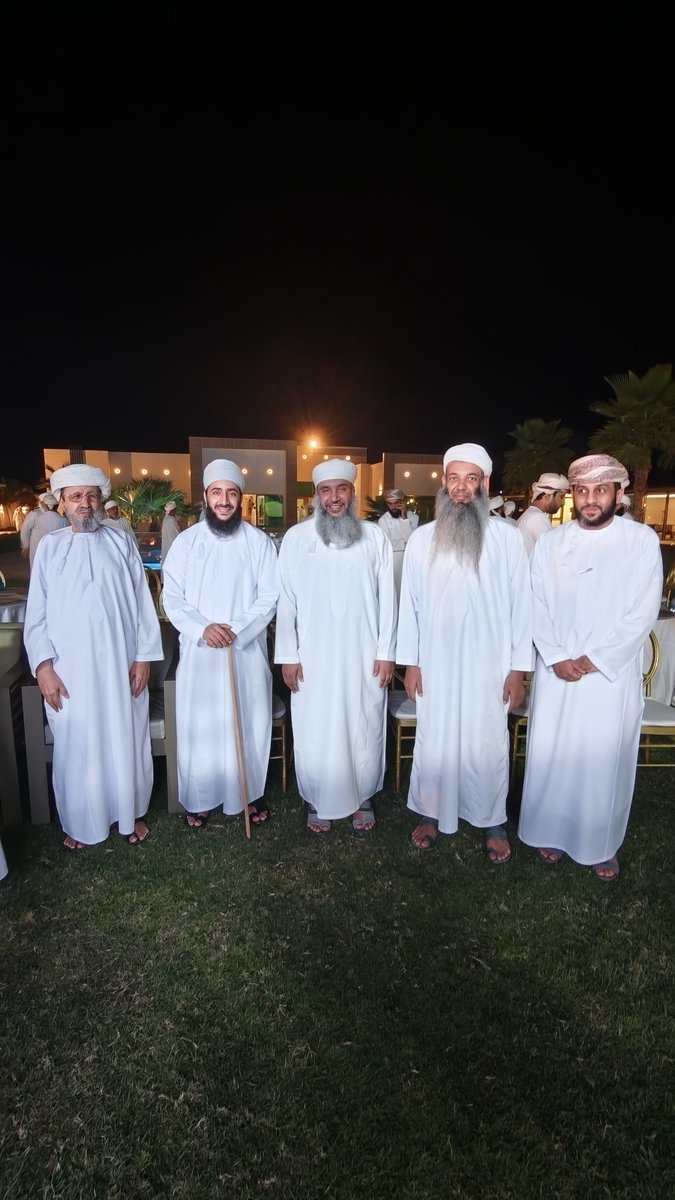 z1987ak's tweet photo. أحدث صورة لسماحة الشيخ العلامة أحمد بن حمد الخليلي المفتي العام للسلطنة، حفظه الله تعالى وبارك في عمره وأمده قوة وعافية

#عمان_ارض_السلام https://t.co/02i0OpnCqu