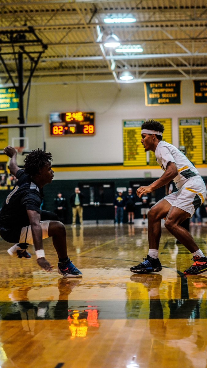 Braaylenn's tweet image. currently averaging 28.1 points per game 3rd in florida🙏🏾