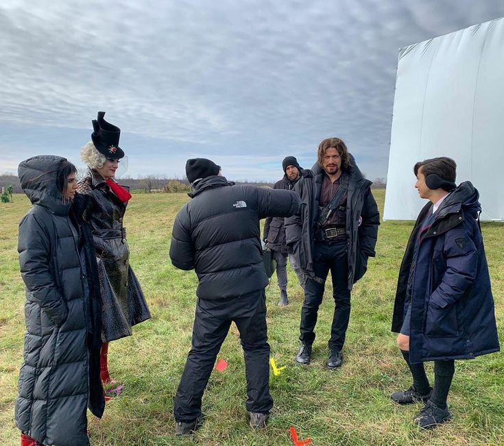 TUABrazil's tweet photo. Making of The Umbrella Academy Season 2: https://t.co/sNs6CS5eq0