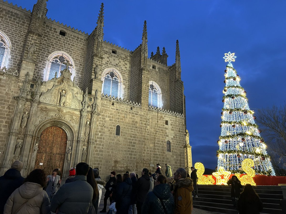 angelamemi__'s tweet photo. Cuesta arriba, cuesta abajo. Que hoy nos hemos dado la vuelta a todo Toledo 🥳 https://t.co/BkhidkuVJl