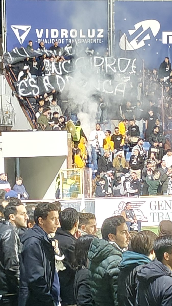 O Caldas faz mais oposição ao Proença que o Benfica.
<a href="/ThePedroProenca/">Pedro Proença</a> és a doença.