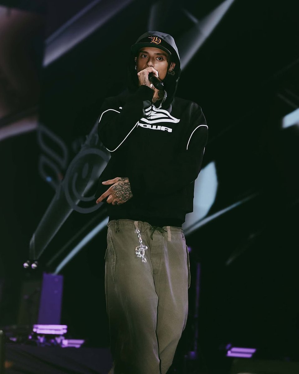 TalkaTree's tweet image. When London meets Lagos and the energy goes crazy 🔥 Central Cee at Rhythm Unplugged 🇳🇬

Africa always shows up. Always.

Follow @TalkaTree to stay connected 🌍💚

#Lagos #Nigeria #centralcee #rhythmunplugged #TalkaTree