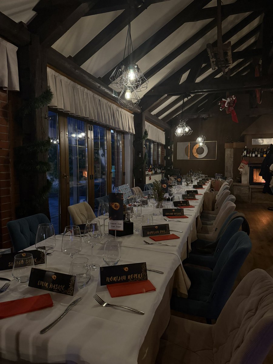 B4_Slovenia's tweet photo. To closing out 2025 on a high note—and stepping boldly into new beginnings in 2026.💫
Thank you, team! 🙌🏻
#B4Family #FamilyDinner #B4Events #ChristmasParty https://t.co/BF37lCR9Pi