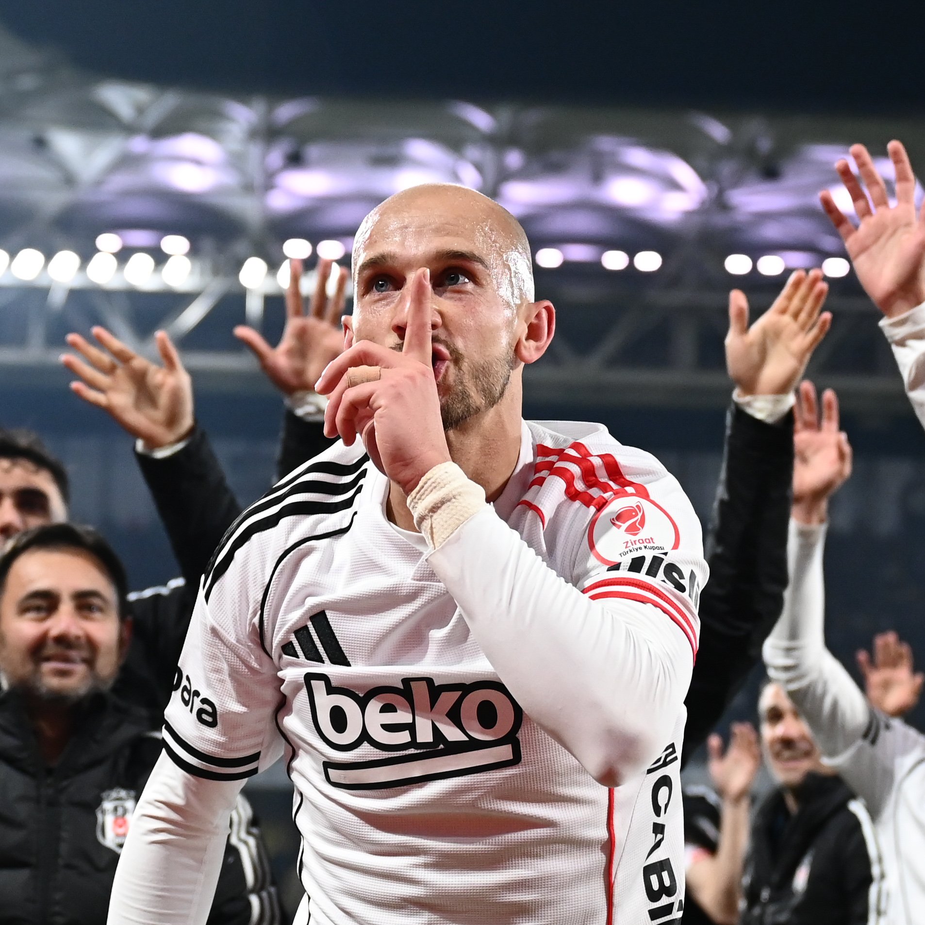 Orkun Kökçü'den Fenerbahçe sitemi: "Kendimi tutuyorum"