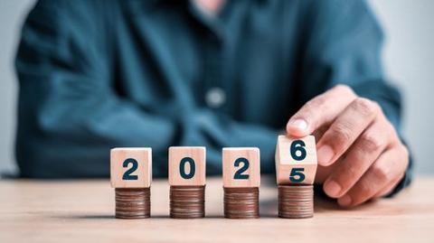 JBenderCFP's tweet image. From revisiting your budget to topping up registered accounts, here are five smart money moves to make before year-end to set yourself up for 2026. tinybfs.com/t/WMvwb8