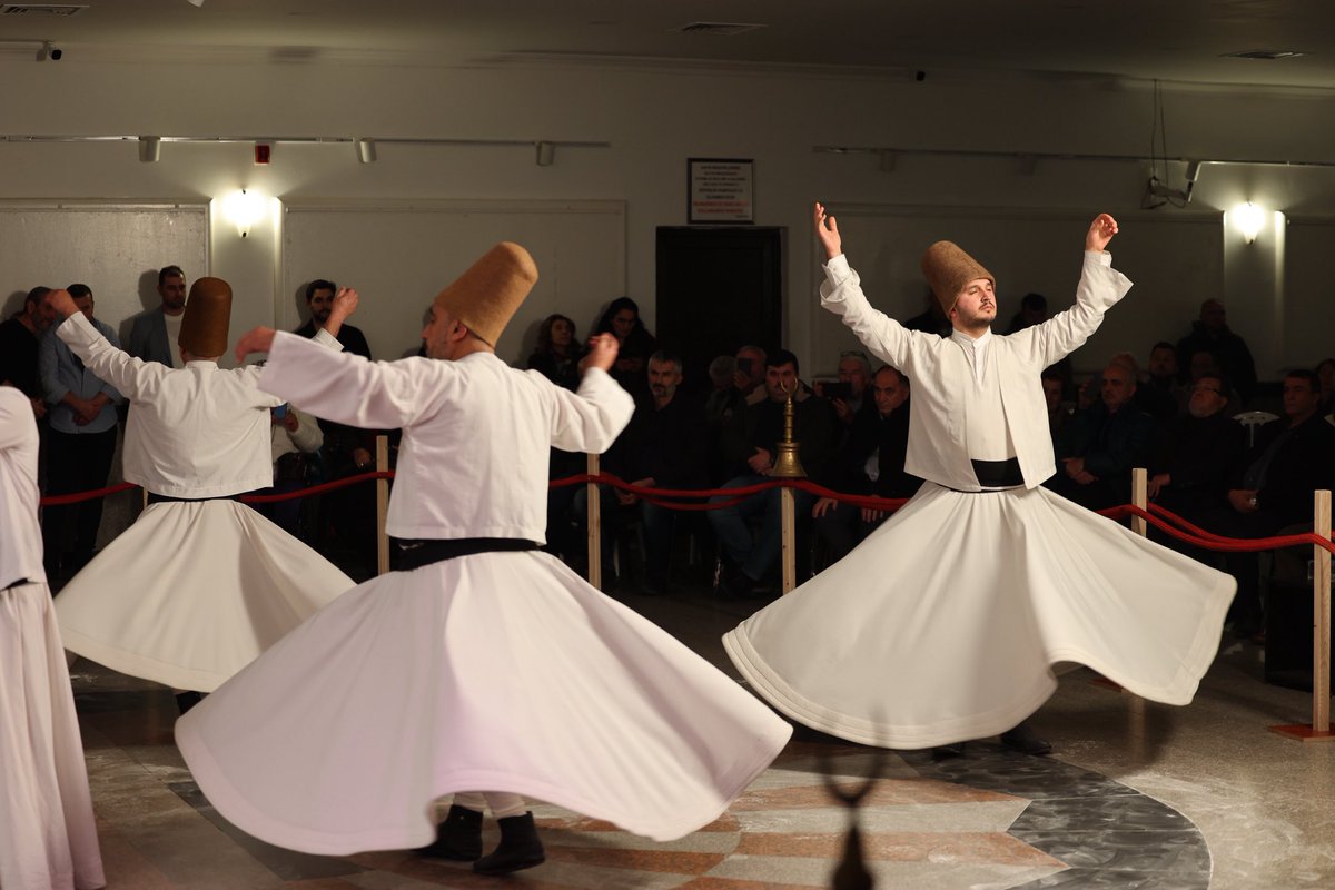 Karamürsel’de Mevlânâ Haftasına Özel “Vuslat – Mevlevi Mukabelesi” Programı

Karamürsel Belediyesi, Mevlânâ Haftası 
kapsamında anlamlı bir kültür programına ev sahipliği yaptı.