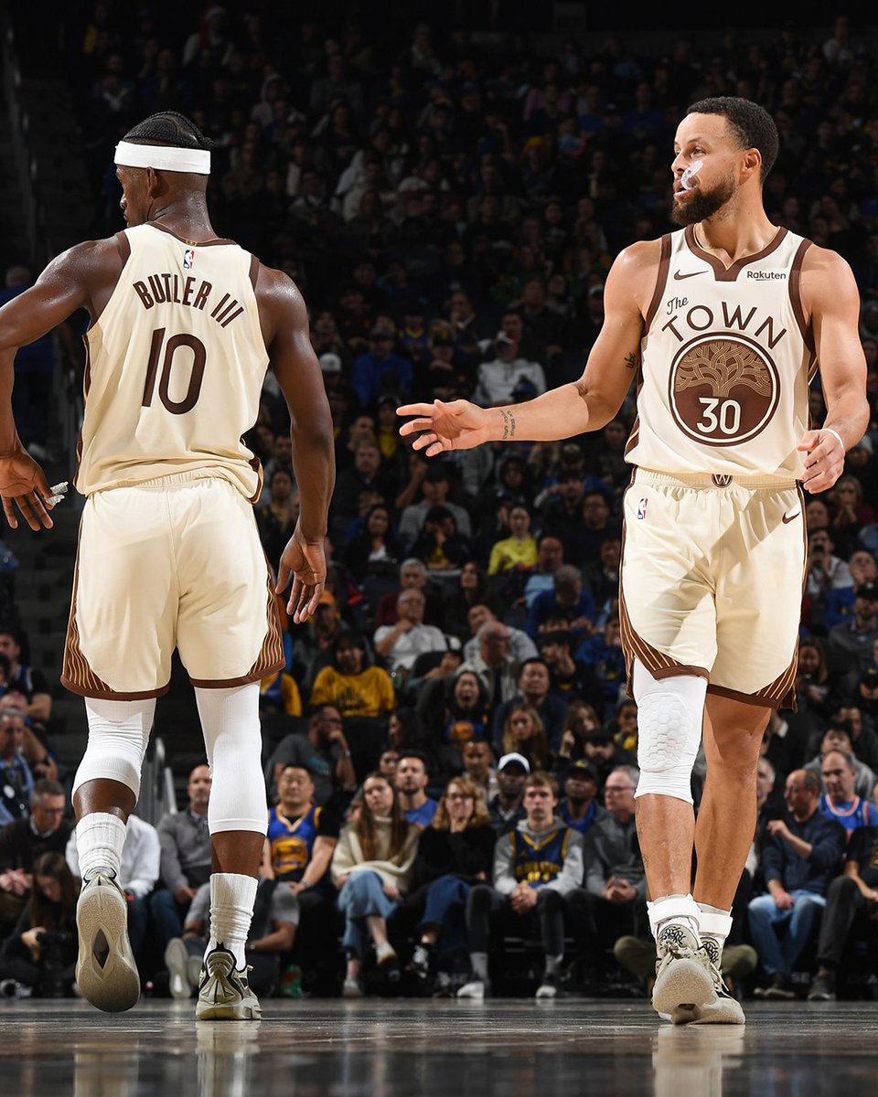 StephenCurry30's tweet image. Cozy Szn for Game 30 … on to the next!