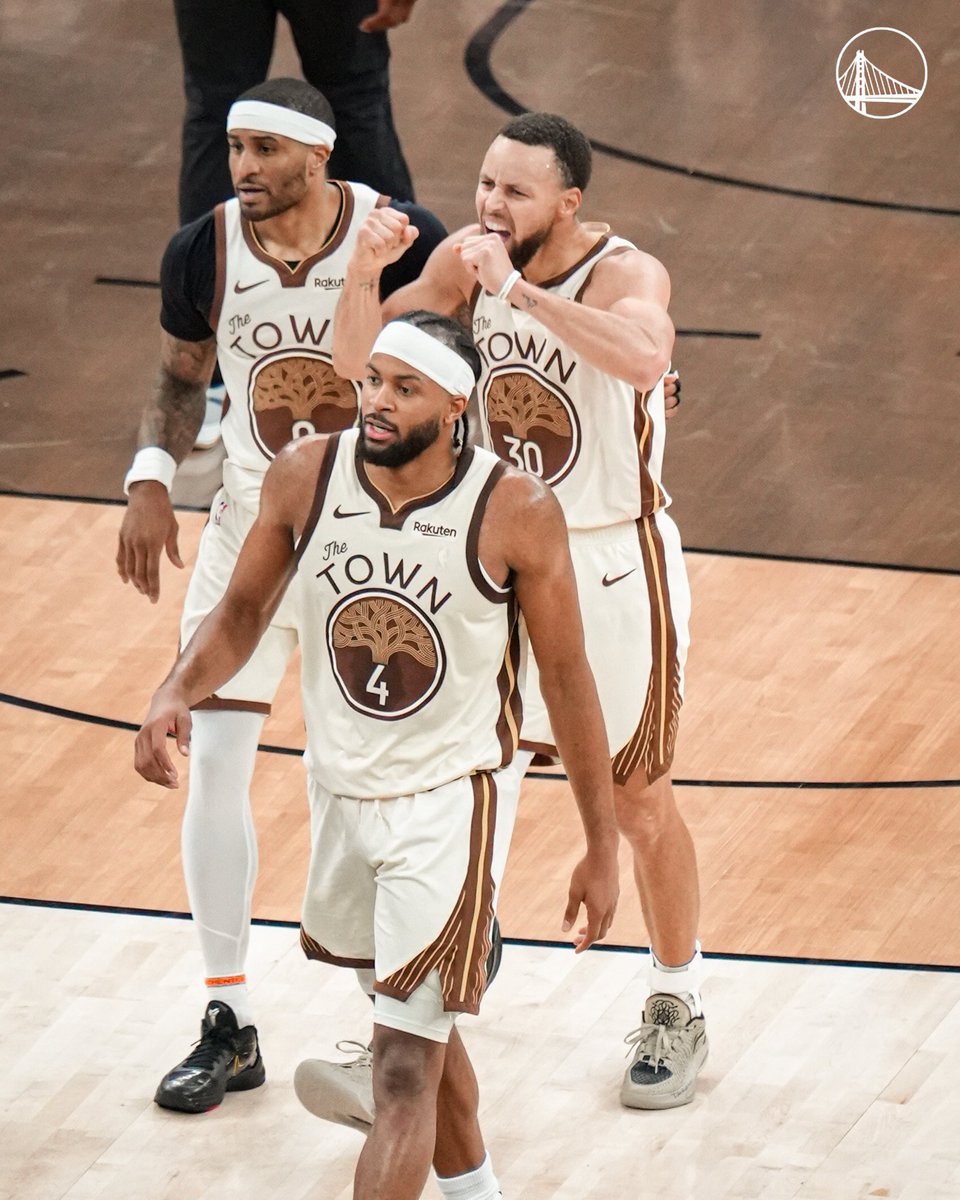 StephenCurry30's tweet image. Cozy Szn for Game 30 … on to the next!