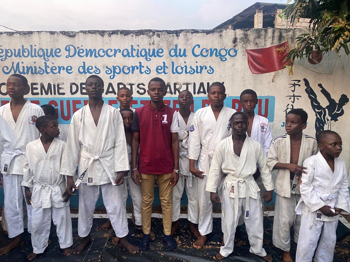 📌Présents aux passages de ceintures de judo à l’École de guerre : un moment enrichissant avec de belles démonstrations. Nous avons encouragé les jeunes à pratiquer le sport, vecteur de discipline et de respect, et à choisir des voies positives loin de la criminalité.

<a href="/MbuwaHm9/">Herman MBUWA</a>