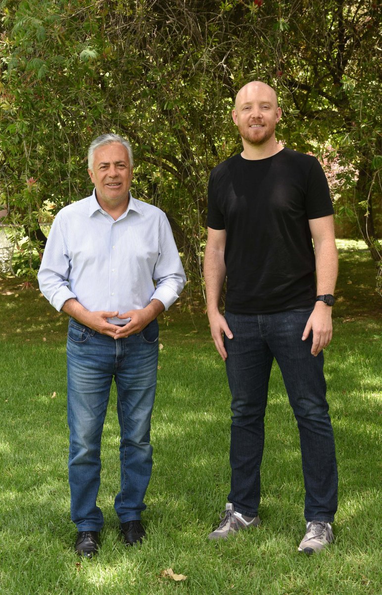 alfredocornejo's tweet image. Quiero darle la bienvenida a Esteban Allasino, que vuelve al Frente Cambia Mendoza de cara a las próximas elecciones de febrero del 2026. No es una decisión oportunista, su vuelta es un hecho lógico en la manera de gobernar y en la lectura clara de lo que hoy demanda la sociedad.…