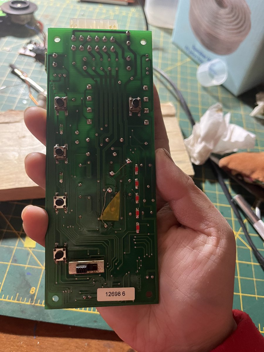 专业糙修电路板，缝缝补补又三年