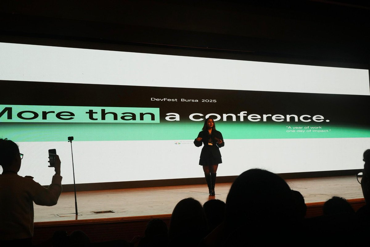 devfestbursa's tweet photo. 4000+ Katılımcı, 30+ Konuşmacı, 20+ Atölye, 17+ Partner Topluluk ve Destekçilerimiz ile Bursa’nın En Büyük Teknoloji Festivali Devfest’25 Bursa’yı başarıyla gerçekleştirdik! 🚀 ♥️🪬
#dfb25 #devfestbursa #gdgbursa #devfestbursa25 https://t.co/ct0GGg3Jyw
