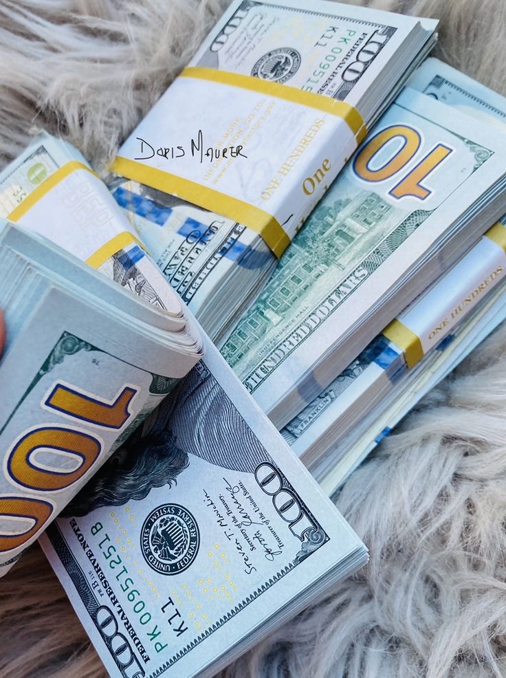 بمناسبة مبارة #الاتحاد_ناساف
بختار عدة اشخاص يفوزون معي 
      هدية "100 " الف ريال 
         موعدنا بعد الساعه 12
:تابعني
رتويت للتغريدة + لايك❤️ + تعليق بنقطه 👌 
#الشباب_الريان