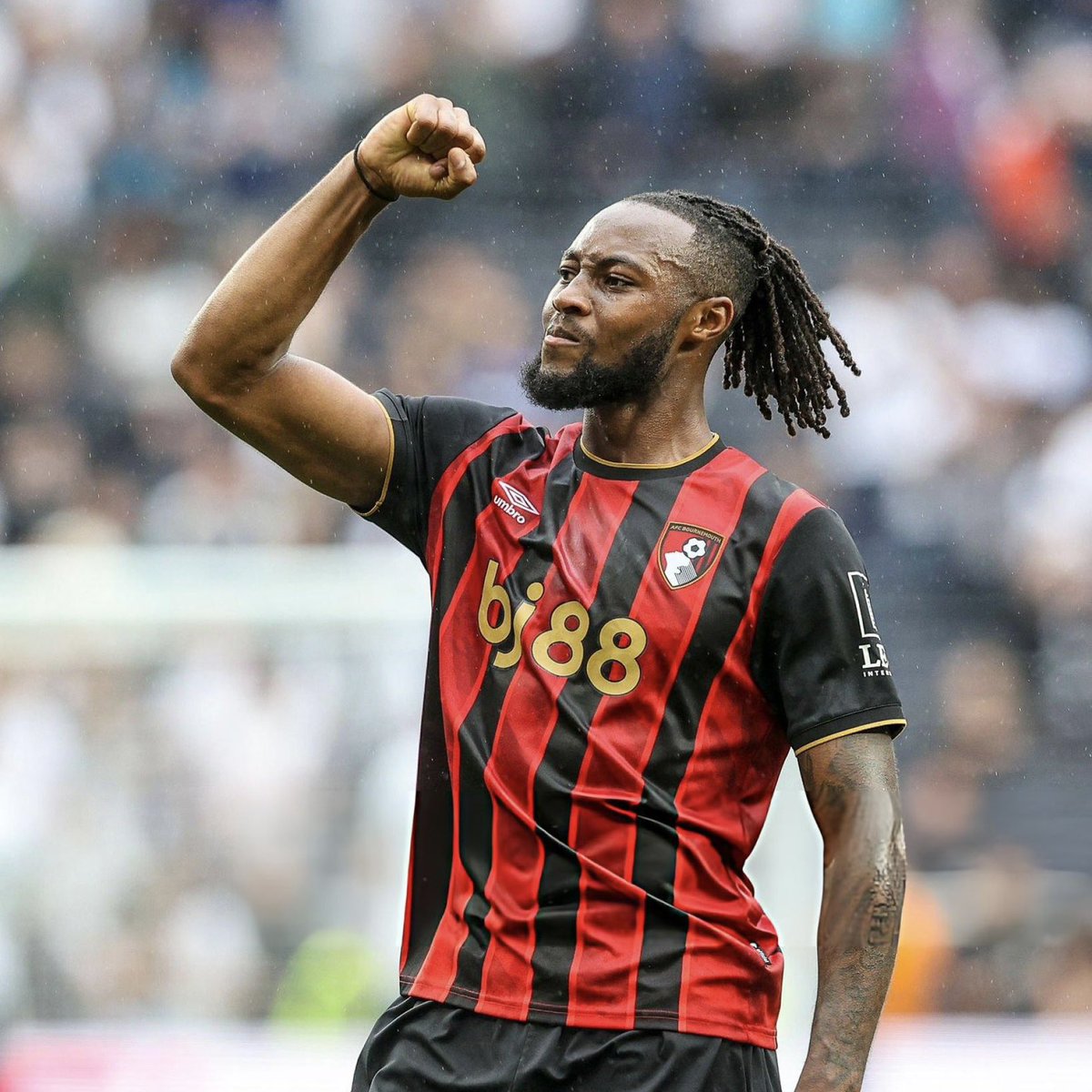 FabrizioRomano's tweet image. 🚨🔵 Manchester City are set to get all formal steps done for Antoine Semenyo deal in the next days.

Manchester United have also been informed by the player’s camp about Antoine’s decision tonight.

➕🎥 More: youtu.be/ppe-6bGQys0