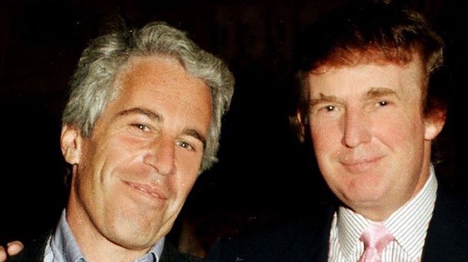 TribunePop23's tweet image. 🚨ALERTE INFO

Le nom du président Trump vient de refaire surface de manière spectaculaire dans l'affaire Epstein… Il existe un document du FBI où quelqu'un aurait apparemment déclaré aux autorités que Trump et Jeffrey Epstein avaient violé une femme.

Dans le rapport…