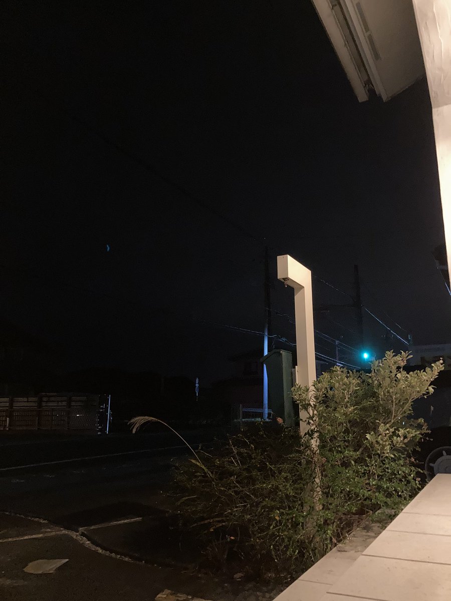 com3921's tweet photo. 皆さん、おはようございます。
12/24(水)静岡県掛川市の朝♪曇り☁️
午前中はあまり良く無い天気みたいですね。週の真ん中、笑顔で楽しく参りましょう😀 https://t.co/AnVSV0s3QZ