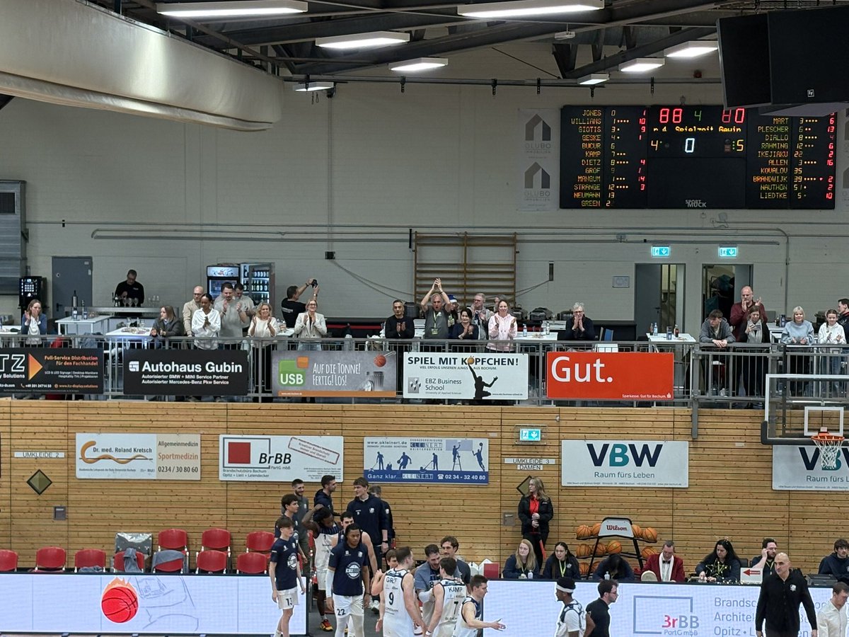 macgregor_tom's tweet photo. 88-80 Heimsieg gegen Bayreuth #vflbochum #astrostars https://t.co/NK3PbOYIRE