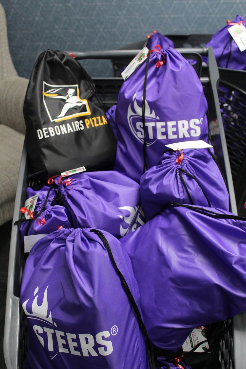 We were thrilled to spoil the children of Kgatliso Children’s Home today. Sharing smiles and joy would be impossible without our tenants, Debonairs, Steers, Panarottis, Clicks and PnP —  Giving back is the true spirit of Christmas with a community so close to our hearts.