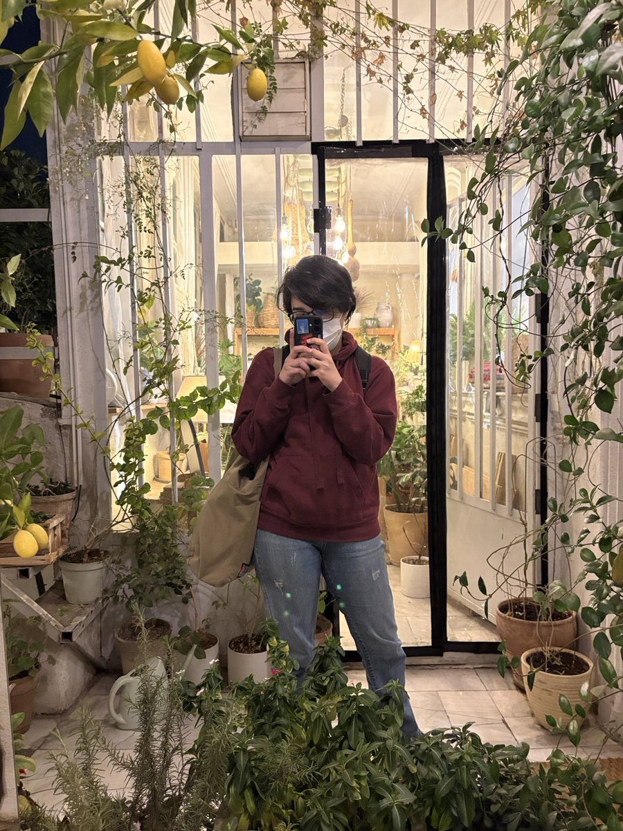 آذر۴۰۴. همه بی‌حاصلی و بی‌خبری.