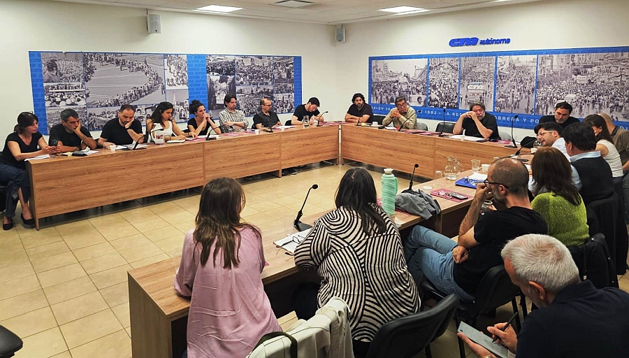 En la sede de la CTA Autónoma, tuvo lugar un encuentro de convocatoria amplia y transversal para, a partir de la ofensiva del gobierno con el proyecto de reforma laboral, establecer un diagnóstico conjunto y discutir, antes que nada, sobre los términos mismos de la discusión. Es