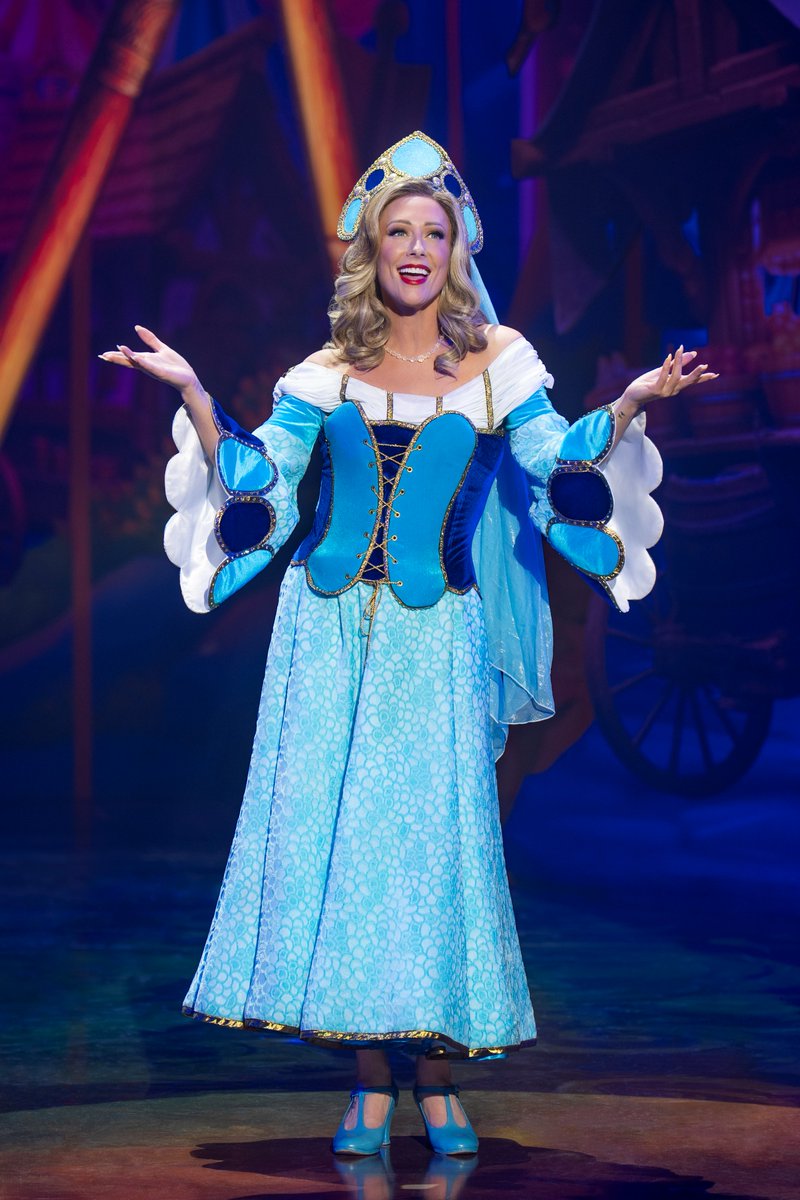 Behindthearras.com tweet media