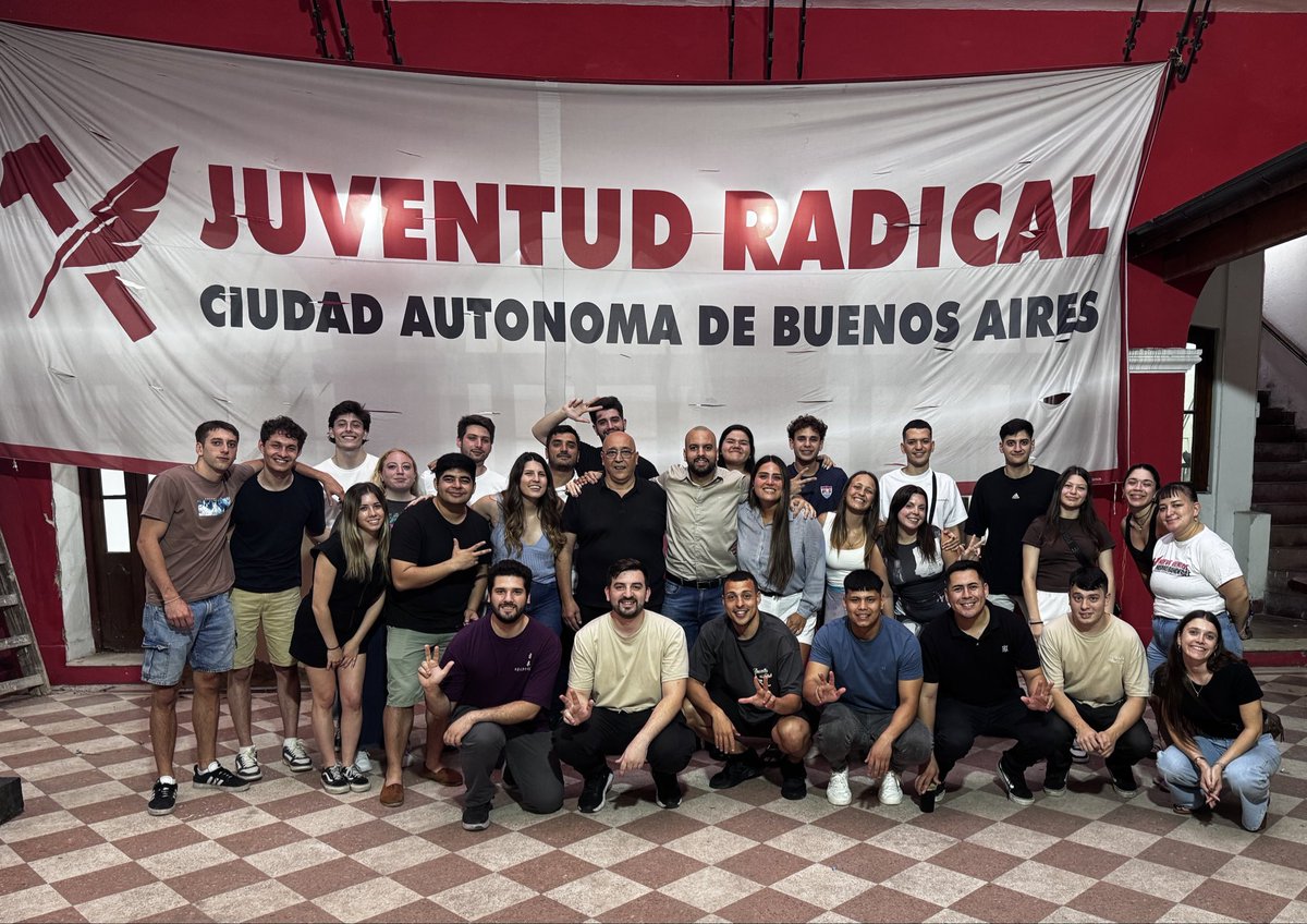 “Si enorme es el desafío, inmensa debe ser la voluntad.” ✨

Así fue este 2025: un año intenso, de trabajo, de debates y de construcción colectiva, donde la juventud fue protagonista 💪🏻

Con errores y aprendizajes, pero con una convicción clara: involucrarse, formarse y hacerse