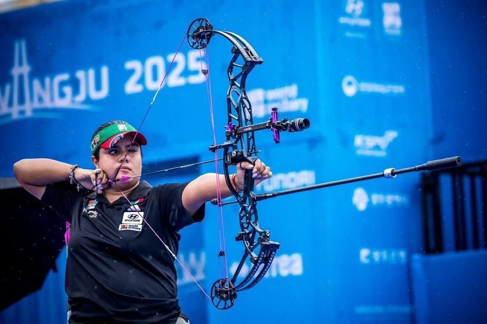 OlimpismoMex's tweet photo. Andrea Becerra cierra el año como la mejor del ranking mundial en Tiro con Arco compuesto 🇲🇽🔝

Si una mexicana dominó su deporte en todo el año esa fue Andrea Becerra, tan solo en pruebas individuales consiguió:

Oro en World Games
Oro en Campeonato Mundial 
Dos oros en Copas del Mundo
Plata en final de Copa del Mundo

La diferencia con el segundo lugar dentro del ranking es muestra de su dominio:

Andrea Becerra🇲🇽 - 378
Jyothi Surekha Vennam🇮🇳 - 321.75
Ella Gibson🇬🇧 - 300
Alejandra Usquiano🇨🇴 - 264
Mariana Bernal🇲🇽 - 234

Y sí, también Mariana Bernal está dentro del top 5, señal de que México es la potencia dentro de esta disciplina en su rama femenil.