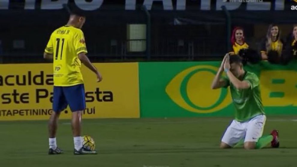 scrapytweets's tweet image. Martinelli vs Canvot