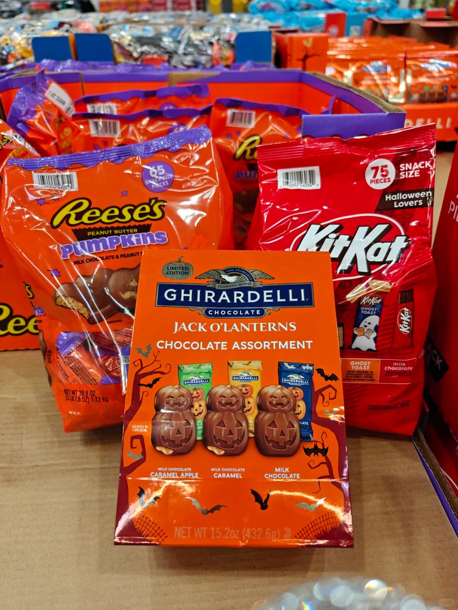 halisumar's tweet image. Supermarket aisles, colorful finds, and little moments of happiness ✨📸. Ready to welcome a brand-new week! 💖