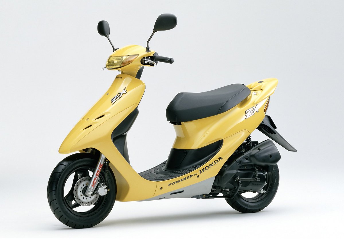 皆さん メリークリスマス❣️ 1995年1月にホンダ 「ディオZX」が小改良