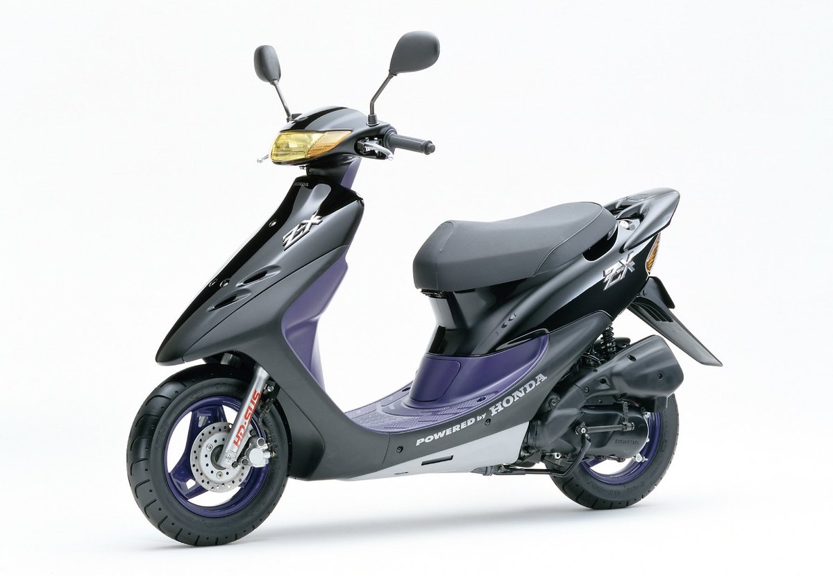 皆さん メリークリスマス❣️ 1995年1月にホンダ 「ディオZX」が小改良